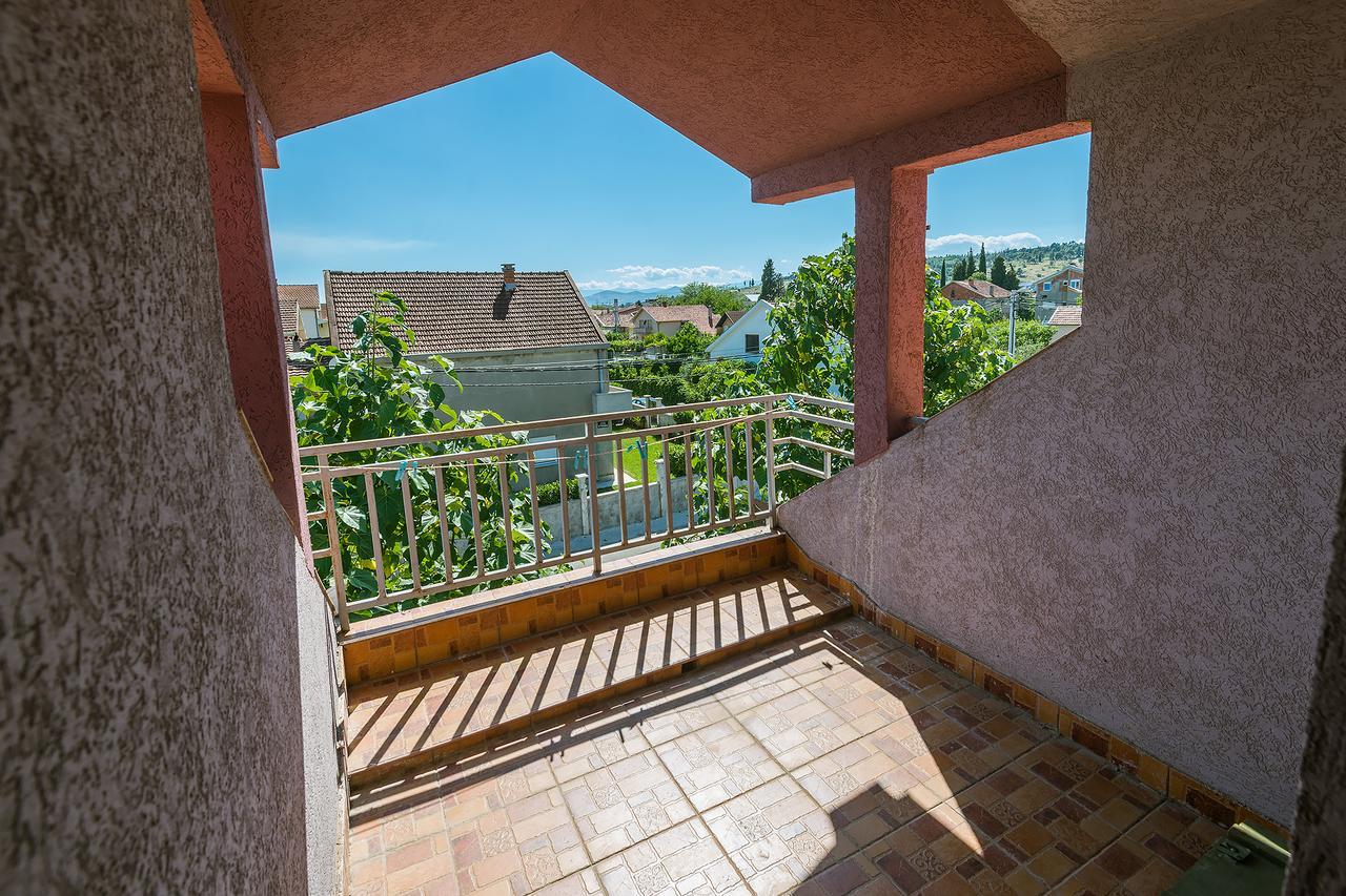 Q Podgorica Beds,Rooms And More Экстерьер фото